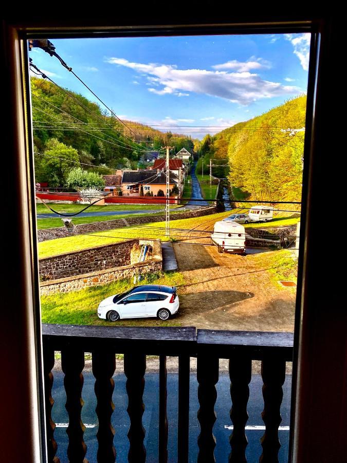 Fakanalas Fogado Pásztó Exteriör bild